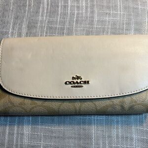 Coach NY SIg PVC Checkbook WLT IM/LIGHT KNAK/CHALK NWT